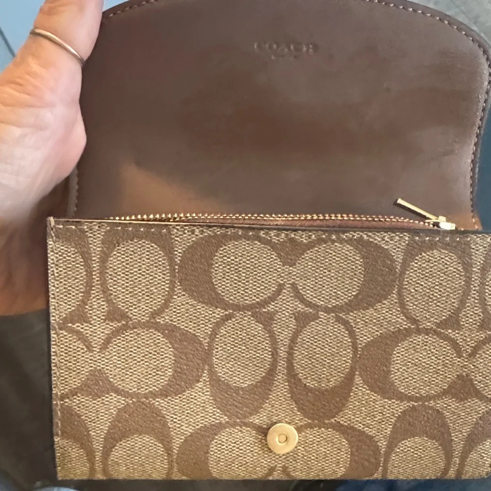 Coach compact bifold